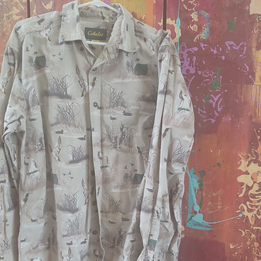 Cabela's Beige Wildlife Print Shirt - Picture 2 of 3